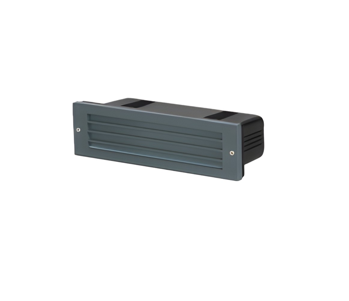 OUTDOOR RECESSED STEP LIGHT