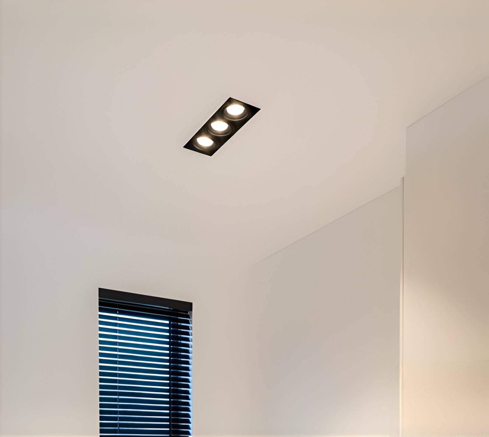 Indoor & Outdoor Logo Projector Light USE